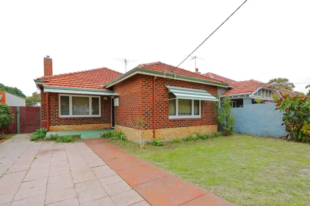 Charming 3-bedroom character home situated in a prime location!