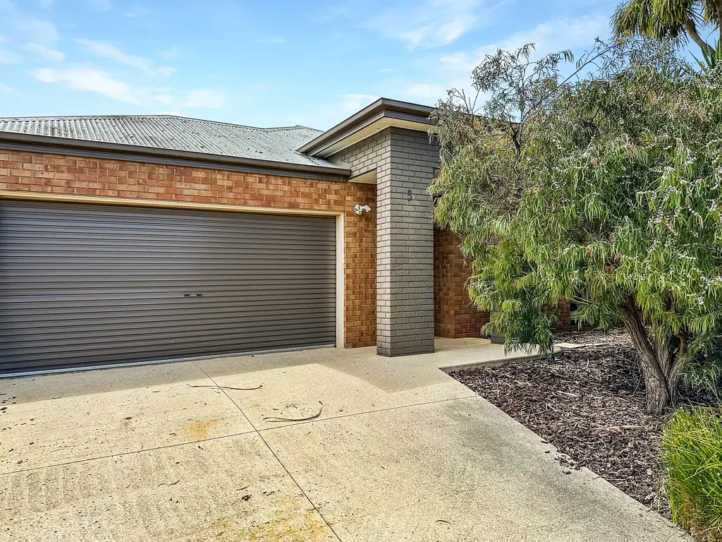 5 Moore Court, Highton, VIC 3216