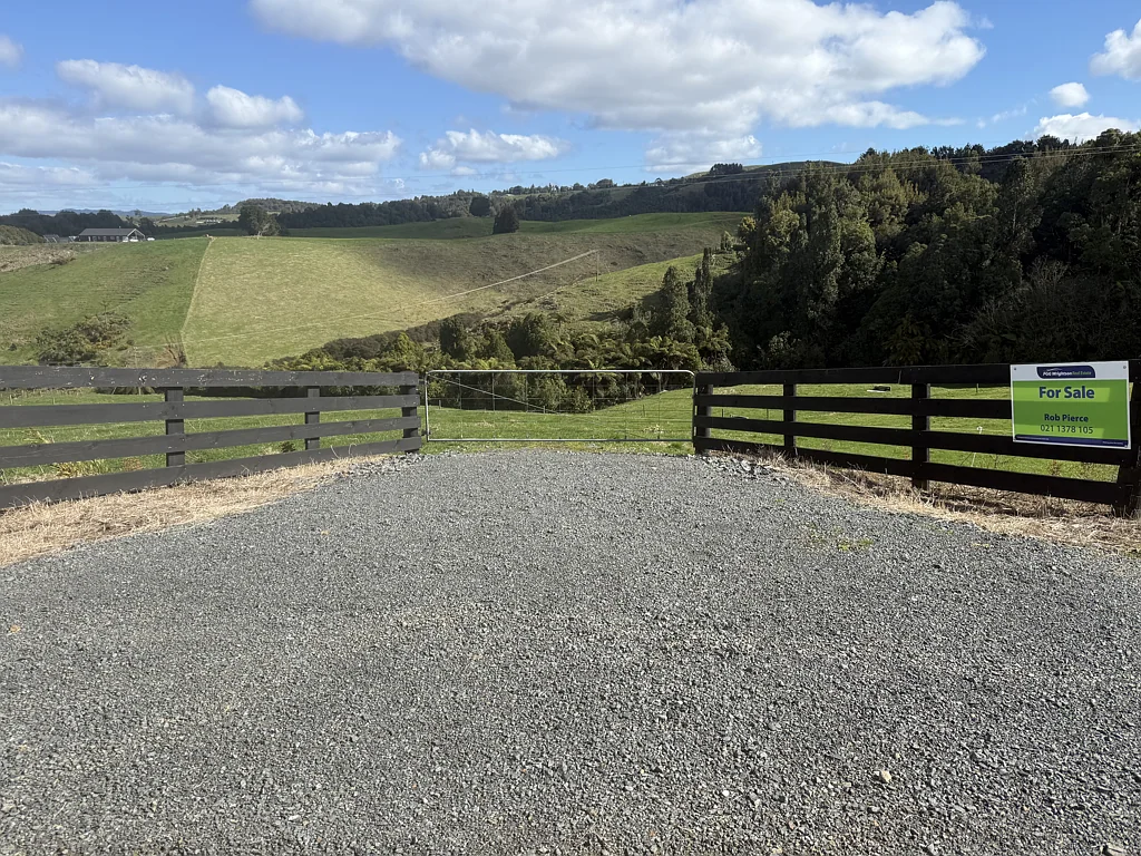 Pirongia  Stunning 1.53ha Rural Land with Scenic Views