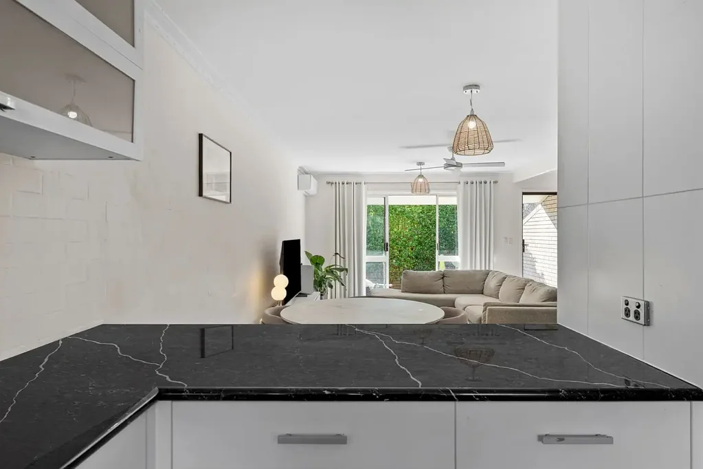 Mermaid Waters 2 Bedroom Absolute Central Mermaid Waters Townhouse