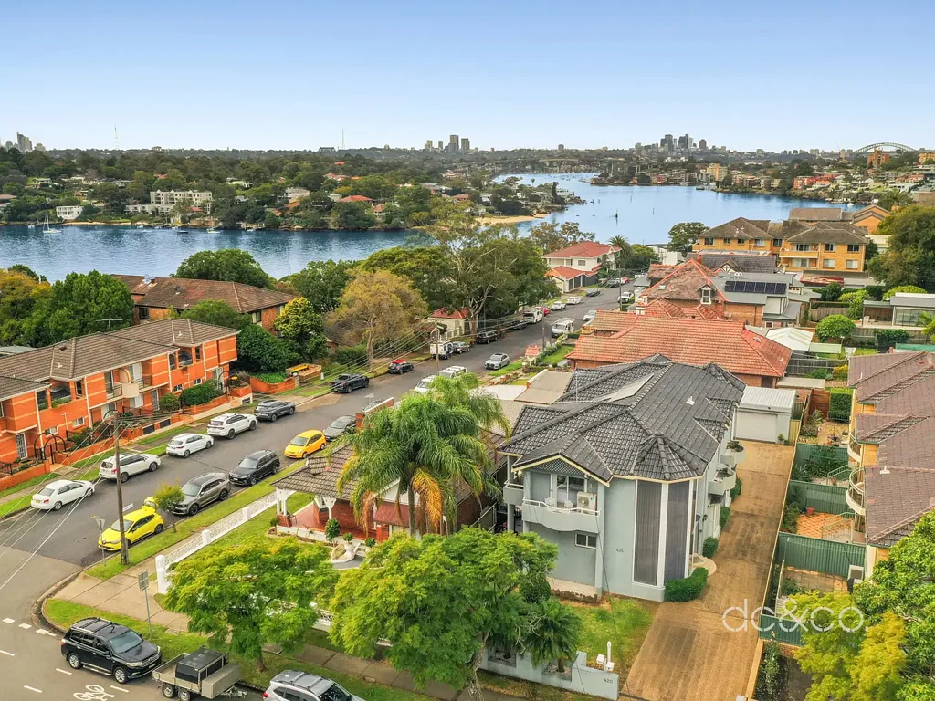 Abbotsford 3 Bedroom A rare offering in a premier Abbotsford location