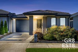 31 DIPLOMAT CRESCENT, Cranbourne South