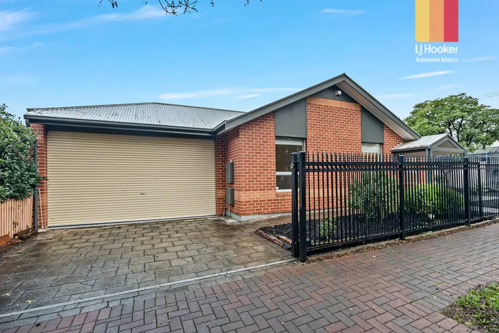 Lifestyle & Convenience in Prestigious Glenside