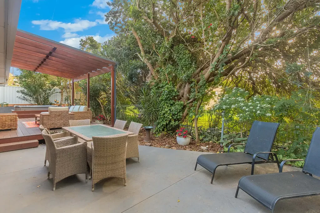Banora Point 3Zimmer Renovated Duplex with Spa and Undercovered Entertainment Area- no body corp fees