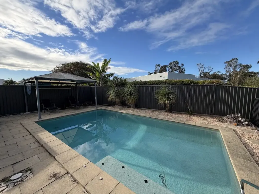 Fully Furnished Coastal Retreat with Pool – Flexible Lease Options Available