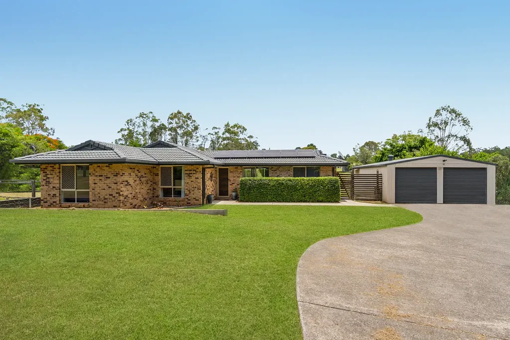 Burpengary 4 Slaapkamer Elevated Country Living with Every Modern Convenience