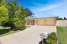 26 Leeward Circuit, Tea Gardens