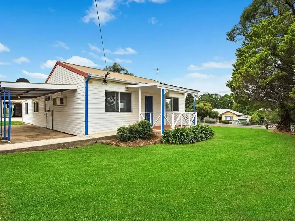 Neat & Comfortable Two-Bedroom Cottage on a Spacious 700m&su