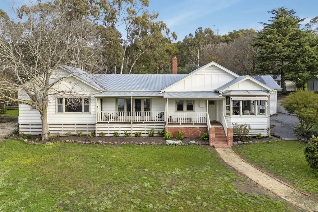 Windermere 3Kwarto Character, Charm & Captivating Lake Views on Five Acres