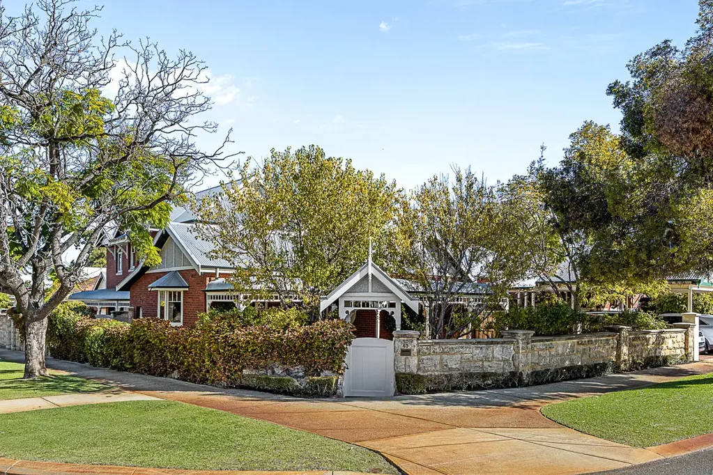 43 Ellesmere Street, Mount Hawthorn, WA 6016
