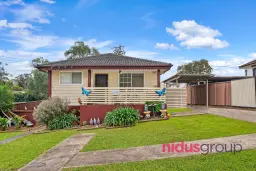 8 MIKKELSEN AVE, Tregear