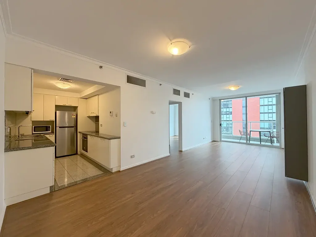 North facing high floor 1 bedroom in Century Tower.