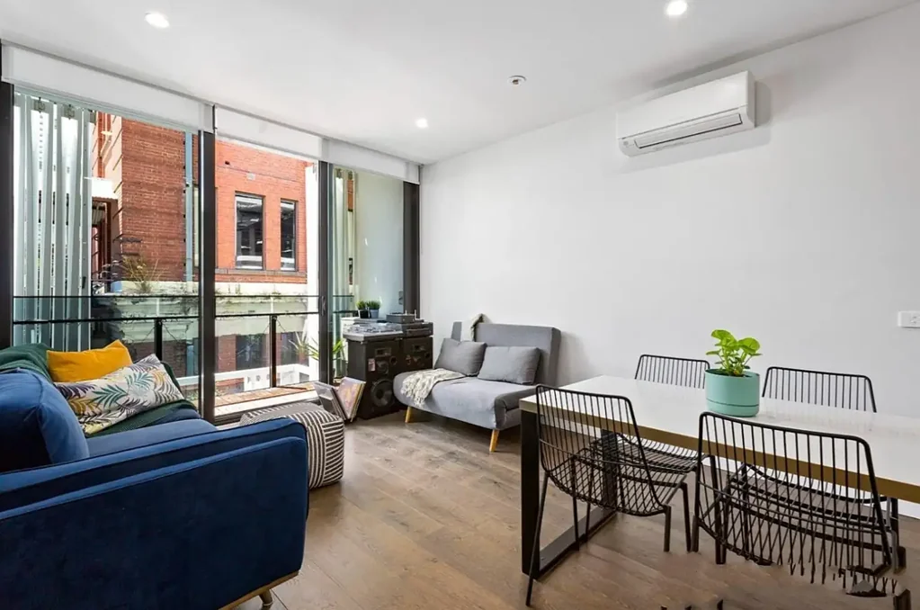 Immaculately Presented, Separate Study & Fantastic Location!