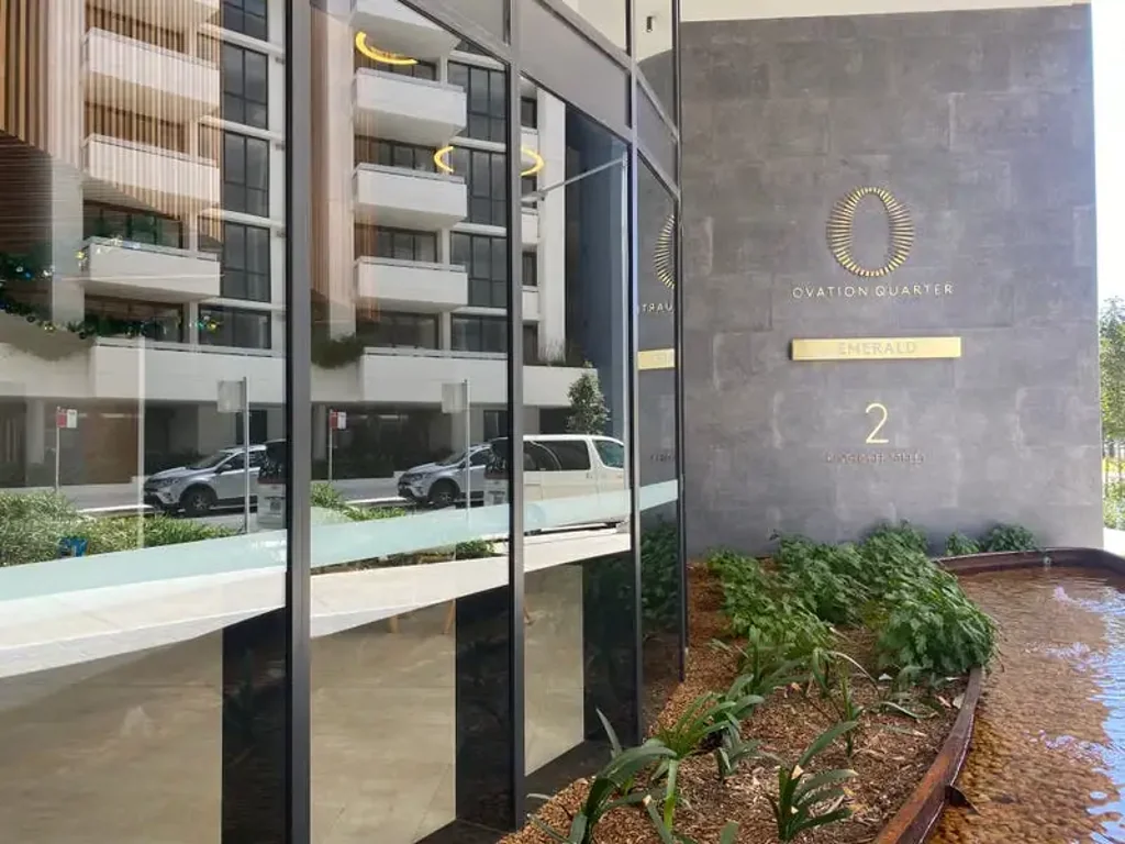 Stunning 1 bedroom APT with courtyard