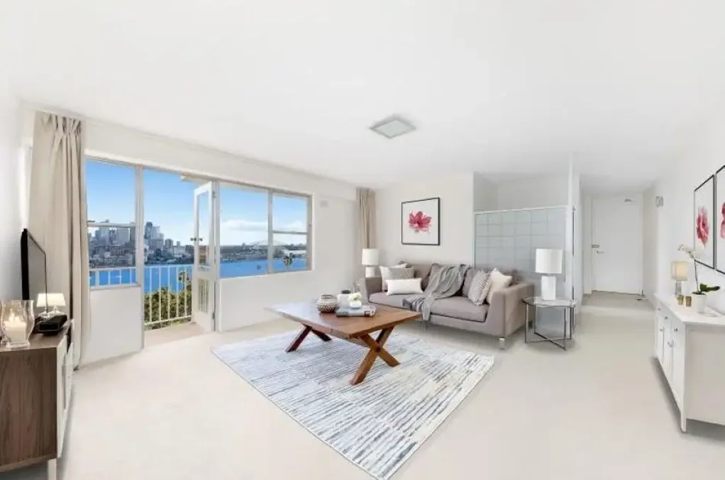 Beautifully Presented Two-Bedroom Apartment With Panoramic Views