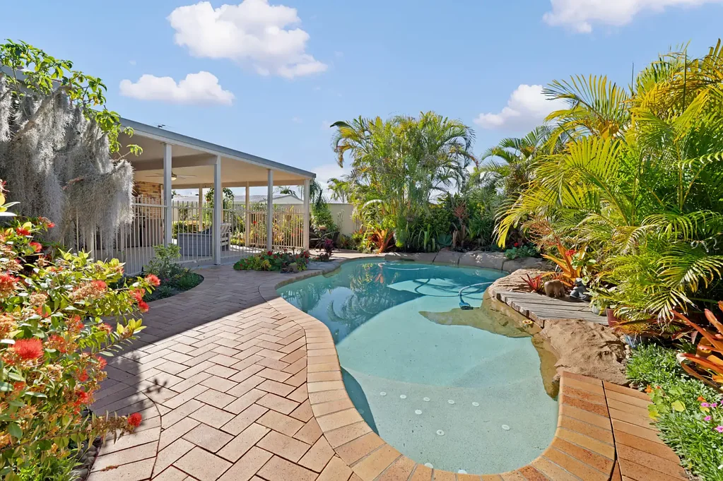 Capalaba 4બેડરૂમ The Perfect Family Entertainer with Pool and room for your Caravan!