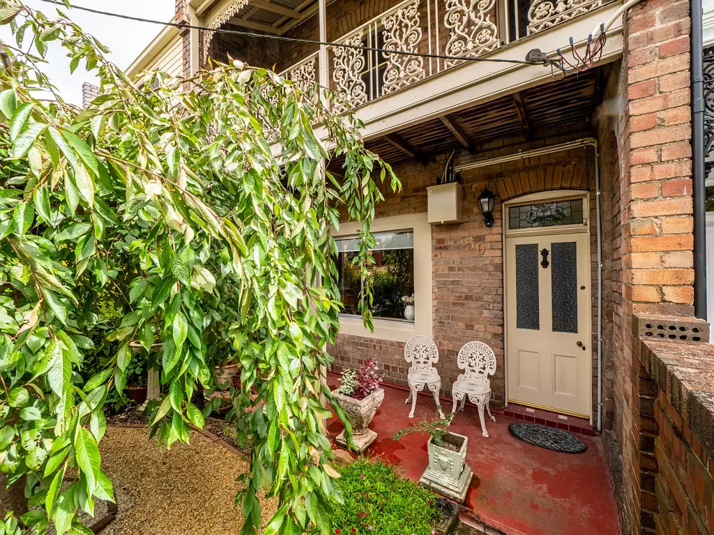 Gorgeous Terrace central to the CBD