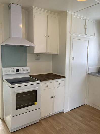 Renovated and Right by the Hakarimata Walkway