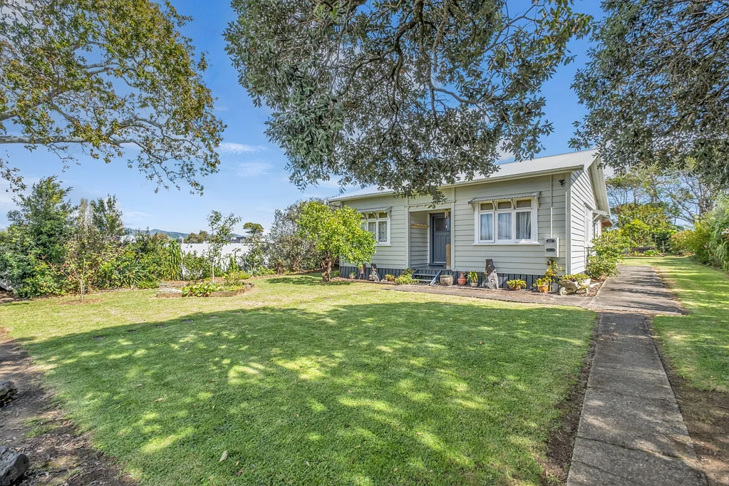 Kaitaia 4Moenga Gorgeous 1930's Character Bungalow!