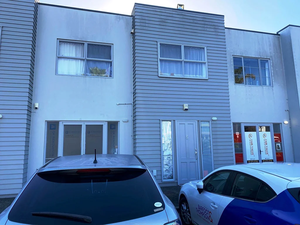 Spacious 3 Bed 2 Bath Apartment