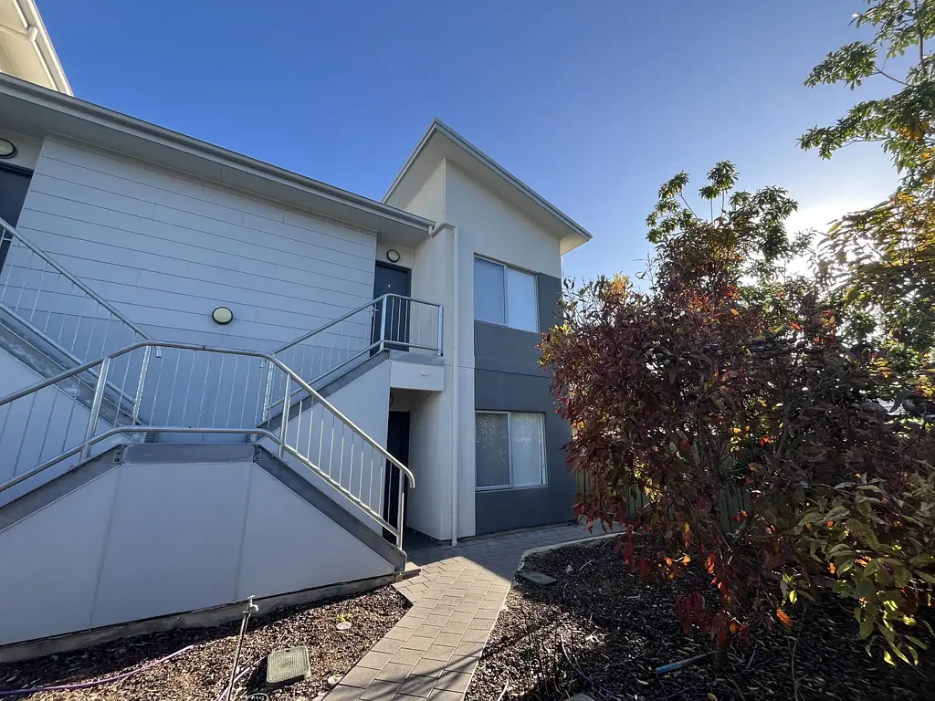 Comfortable & Low-Maintenance 2 Bedroom Apartment