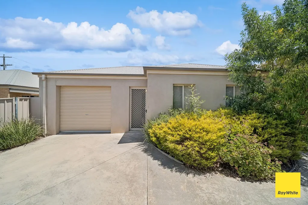 2/15 Nelson Street, California Gully, VIC 3556