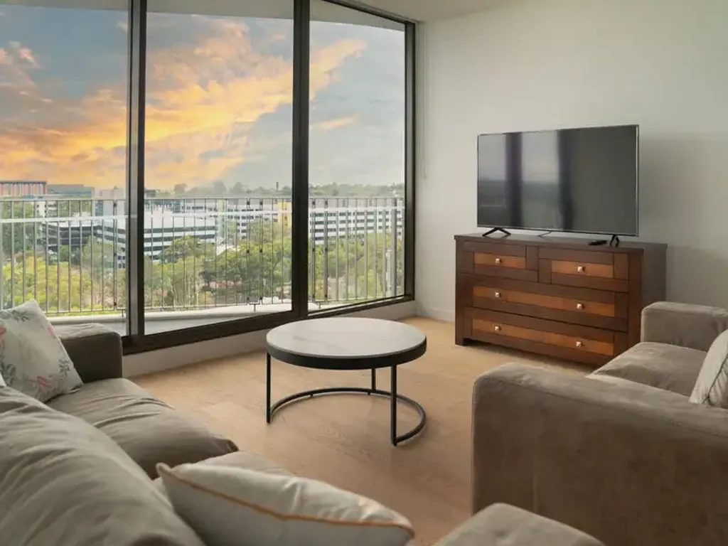 skyline luxury 2 beds 2 baths 1 car space apartment