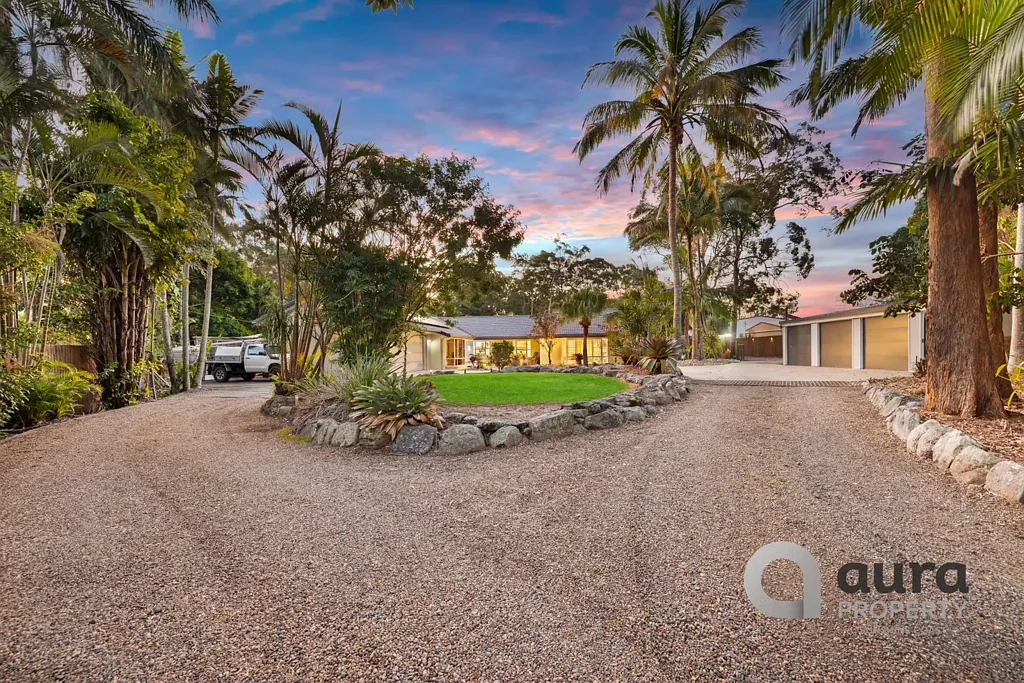 Little Mountain 5房  A Rare Acreage Sanctuary in the Heart of Little Mountain