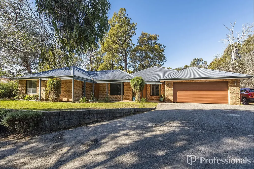 35 Chestnut Road, Jarrahdale, WA 6124