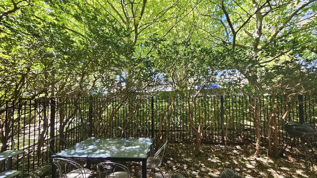 SUPERSIZED GROUND FLOOR+PRIVATE YARD