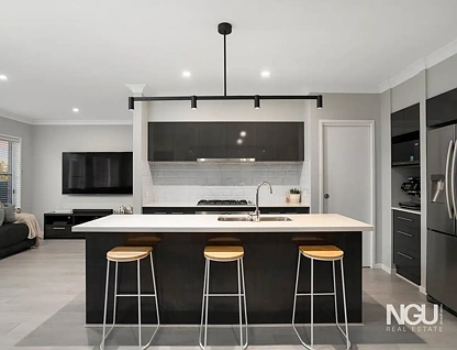 11 Islay Street, Spring Mountain, QLD 4300, 4 phòng ngủ, 2 phòng tắm, House