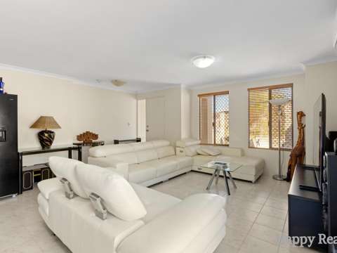 Canning Vale 3 Bedroom Parkside Perfection: 3-Bedroom Home with Low-Maintenance Living!