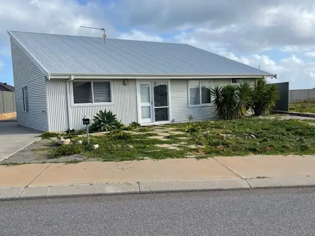 LOW MAINTENANCE YARD - MORE TIME AT THE BEACH