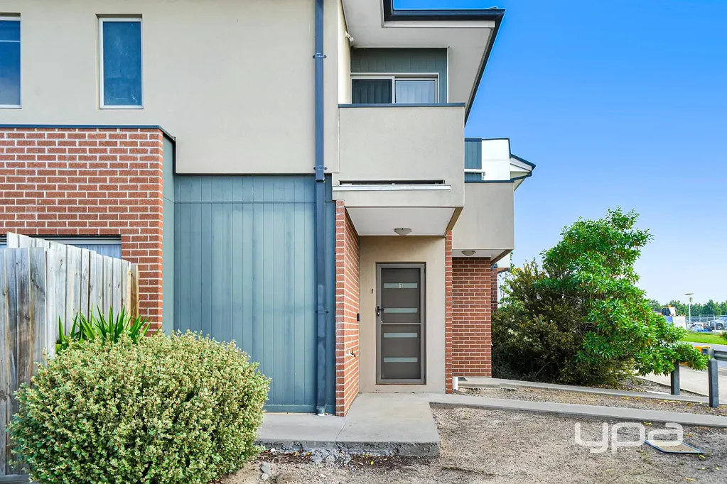 Craigieburn 2房 Craigieburn理想社区 2大卧带庭院 主卧步入式衣帽间 现代厨卫 全屋冷暖 主要道路便捷 CONVENIENCE AND COMFORT