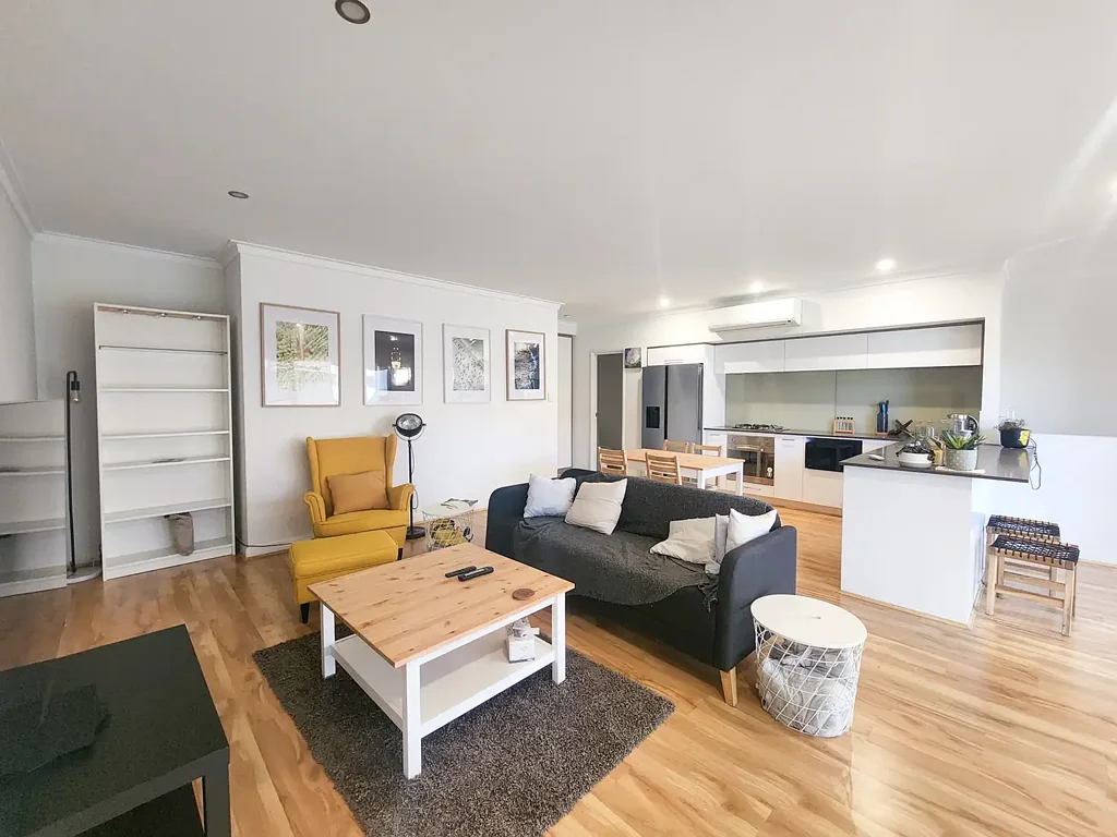 FULLY FURNISHED 2x2 T/HOUSE IN VIBRANT NORTH PERTH