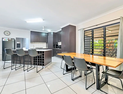 17 Flinders Street, Johnston, Palmerston, 6部屋, 2バスルーム, House