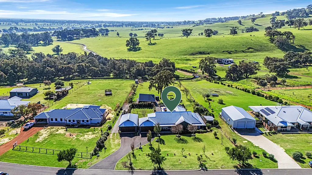 Roelands 5房  A lifestyle 1.25 acreage that feels like 100
