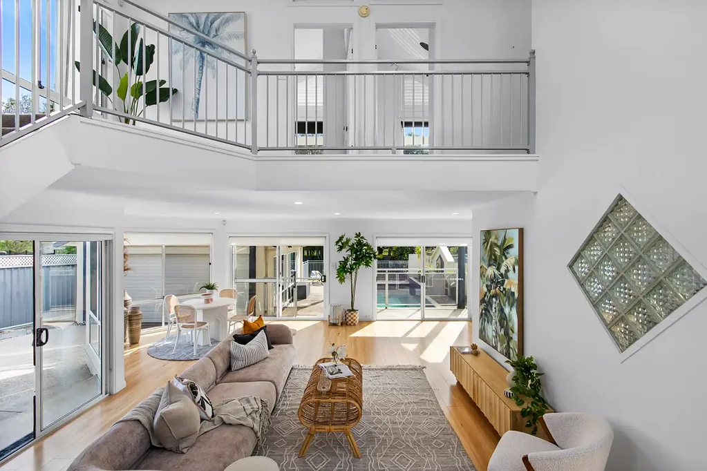 Speers Point 5房  Epic Family Entertainer with Bold Design and Resort Energy