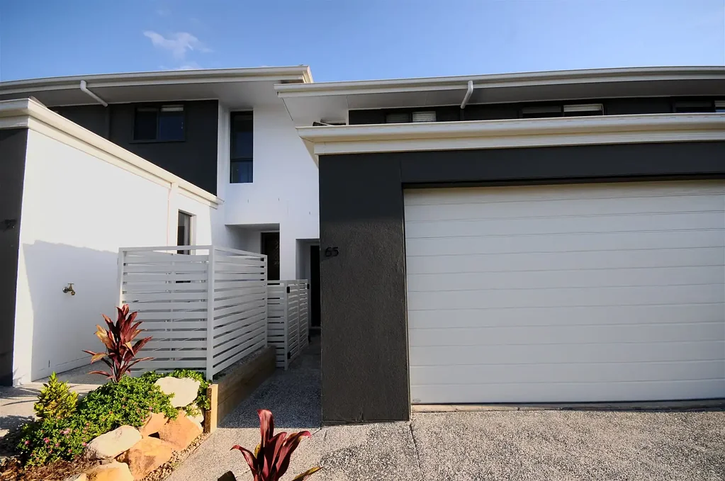 Modern 3/2/3 Townhouse in the Heart of Richlands