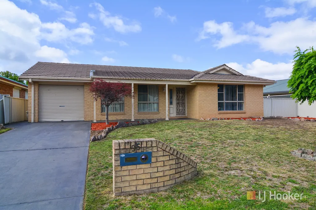 Lithgow 3chambre Tidy Brick Home - Excellent Garaging