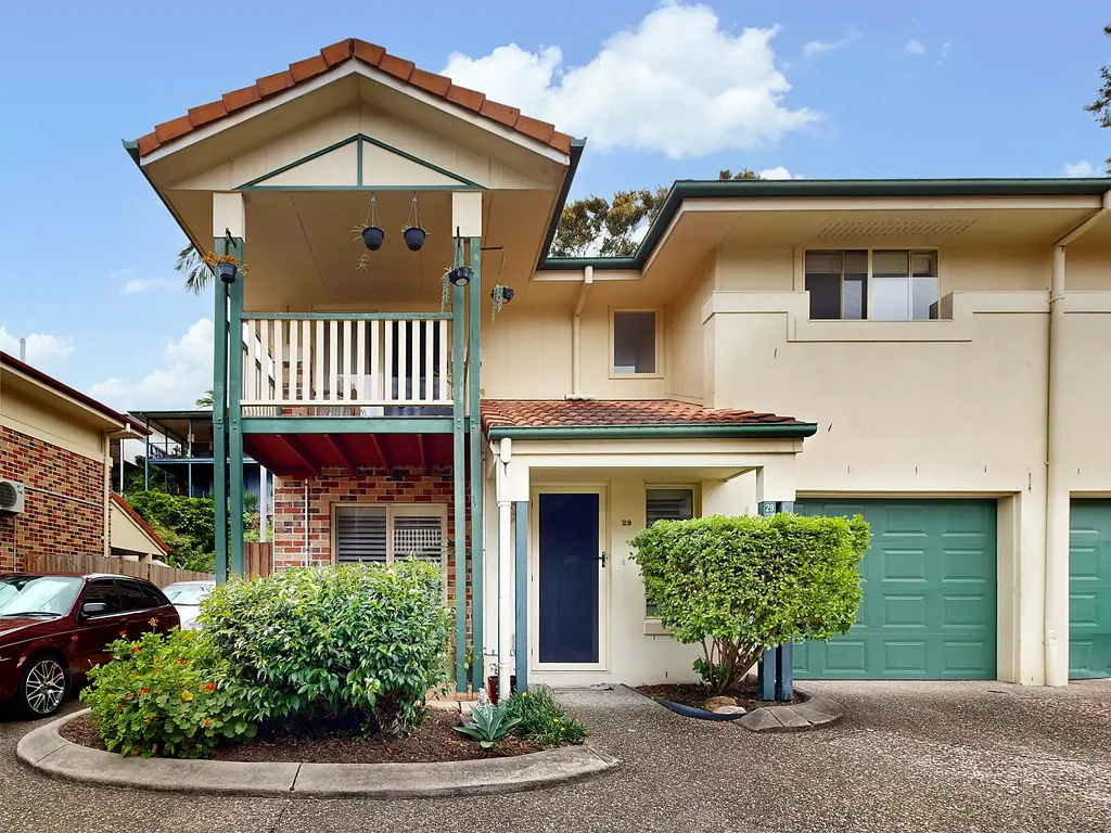 Balmoral 3 Slaapkamer Beautifully Renovated, Open Plan Entry Level Home!