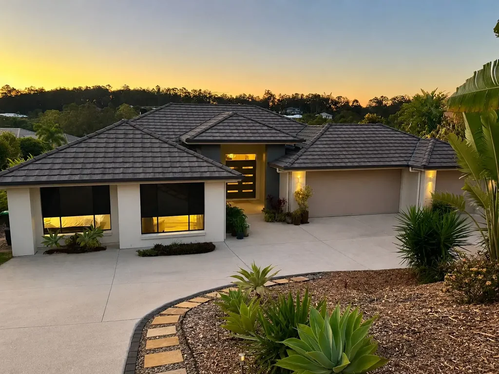 Cashmere 5 Bedroom RESORT-STYLE FAMILY LUXURY WITH A 57SQM MAIN BEDROOM RETREAT + TRIPLE GARAGE + SOLAR