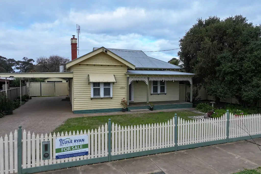 Rochester 3कमरा CHARMING COTTAGE ON SPRAWLING BLOCK