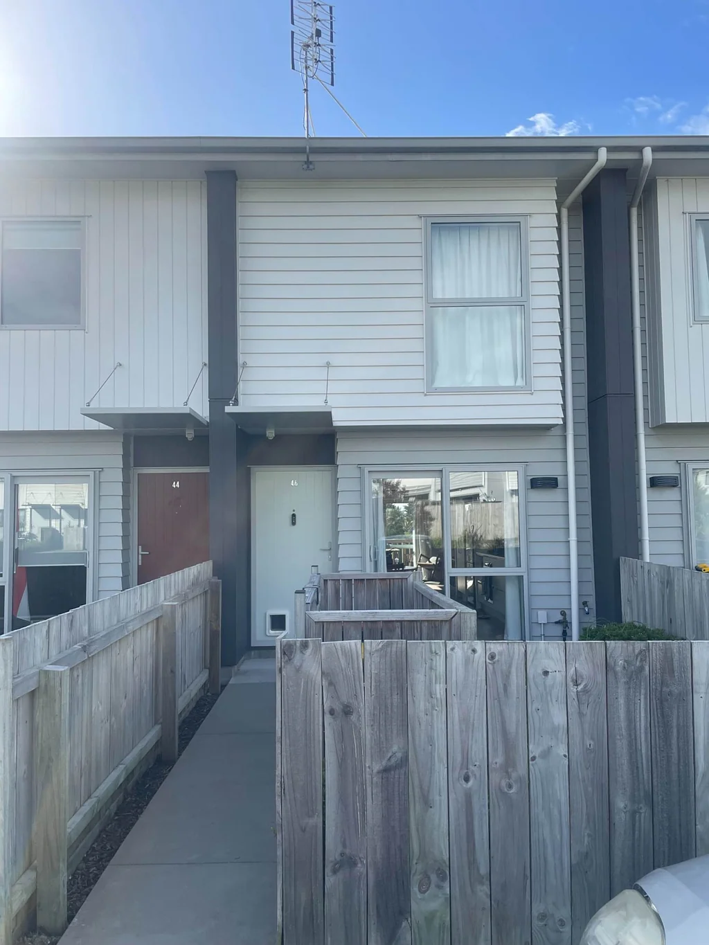 Near new 2 bedroom  townhouse in the heart of ...