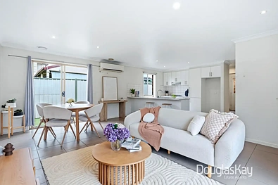2/6 Farnsworth Street, Sunshine, VIC 3020, 2房, 1浴, Unit