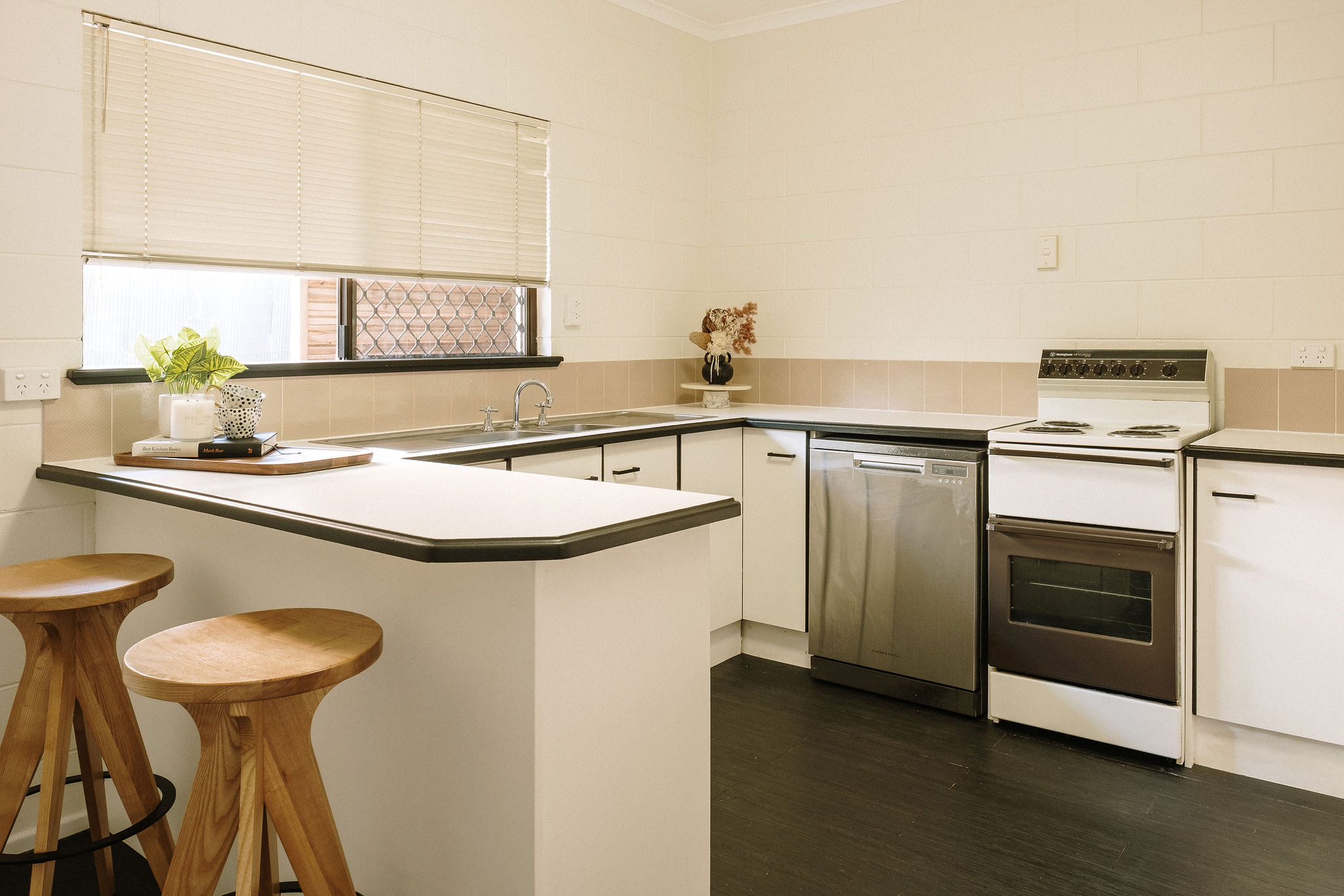 ANDERSON MANOR UNIT 15 457 SEVERIN ST, MANUNDA QLD 4870, 0 غرف, 0 حمامات, Townhouse