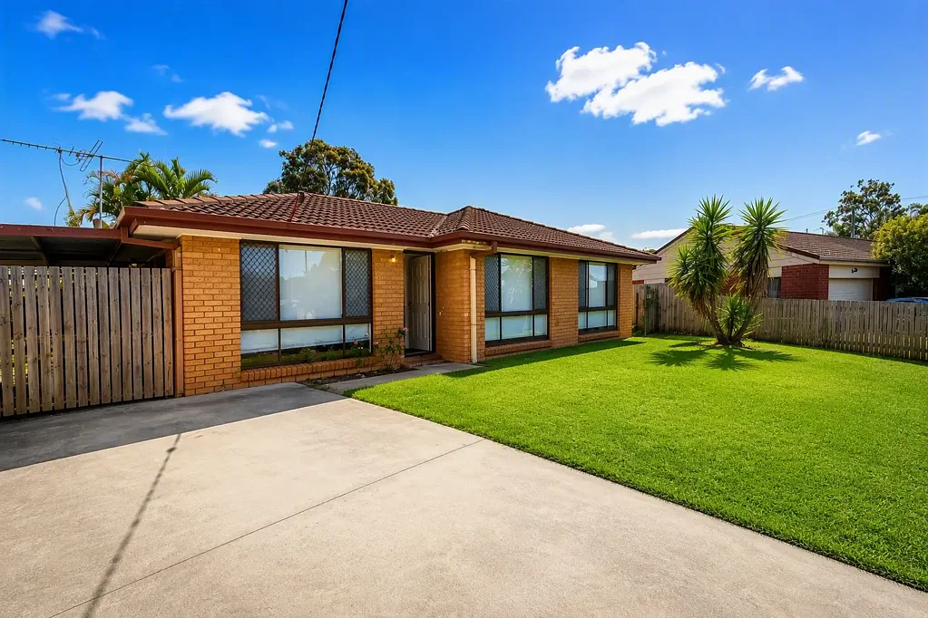Great Location and ready to move in!