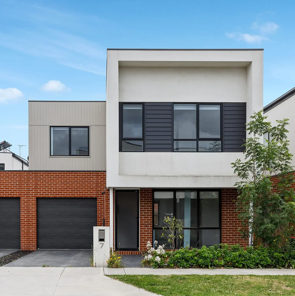 St Albans 4 Bedroom Modern Lifestyle & Perfect Location!