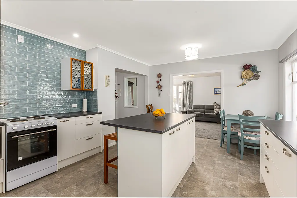 Wainuiomata 3chambre You Are The One That I Want!