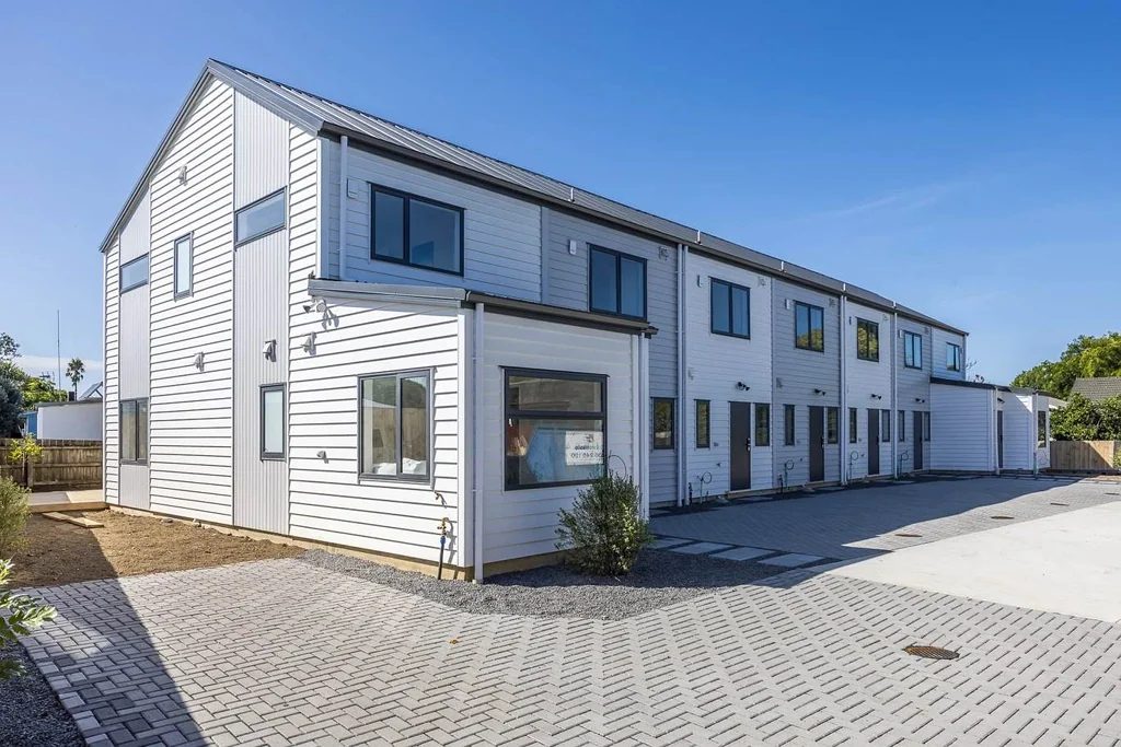 Weymouth 3બેડરૂમ Spacious End Unit. Good Parking.